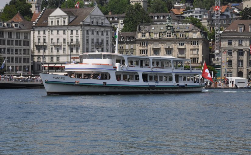 Übers Wasser an den Fuss des Pilatus