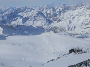 Ausblick vom Klein Matterhorn auf Testa Grigia