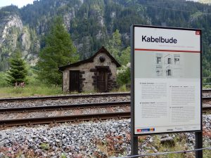 Kabelbude an der Strecke