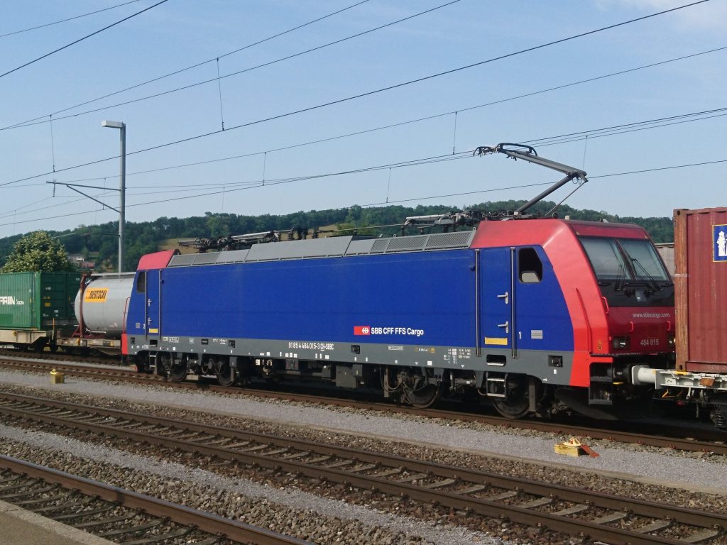 Re 484 015