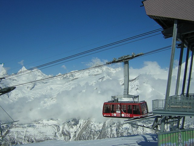 Kabine verlässt die Bergstation Rothorn Kabine verlässt die Bergstation Rothorn