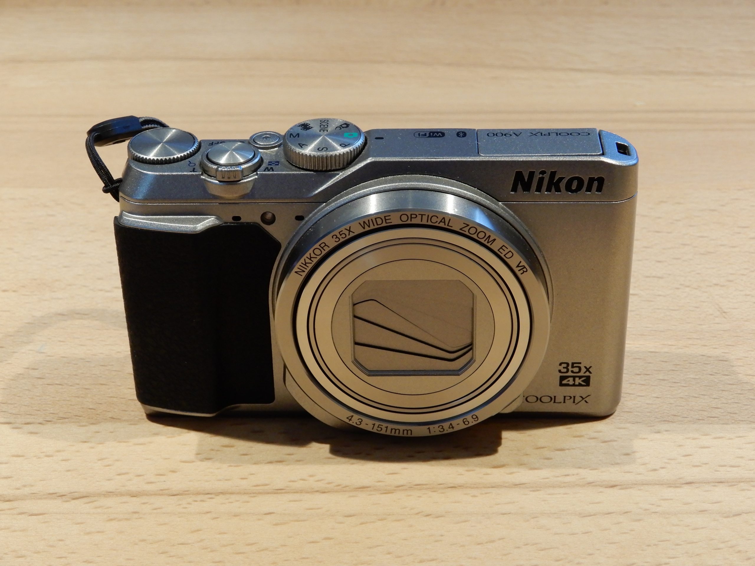 Nikon A900